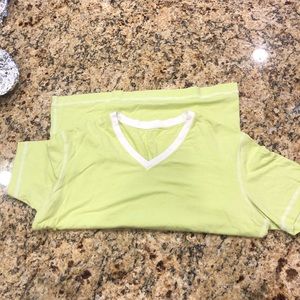 Lulu size small v neck t